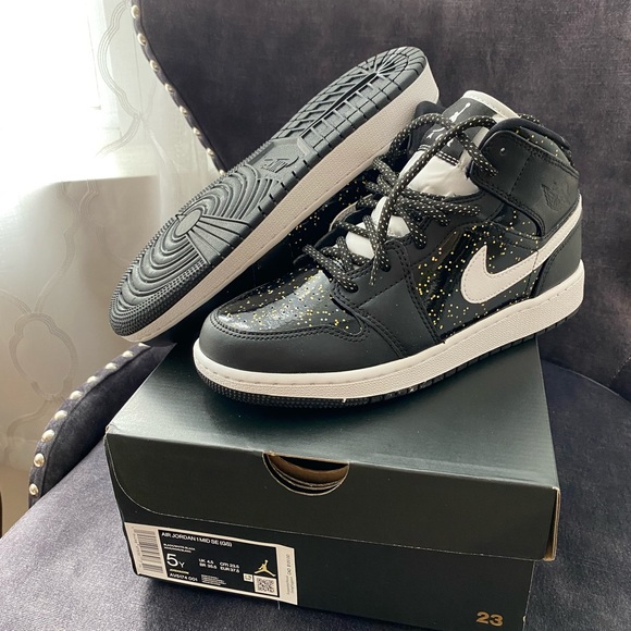 Jordan’s - Picture 2 of 4